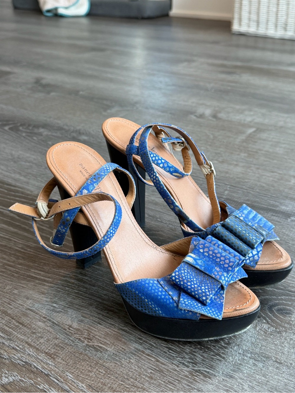 Nanette Lepore Blue Patterned Bow Platform Sandals